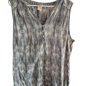 Faded Glory Gray Patterned Sleeveless Blouse